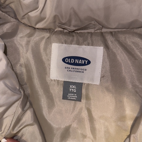 Women’s XXL Old Navy Tan Quilted Vest - Picture 2 of 3